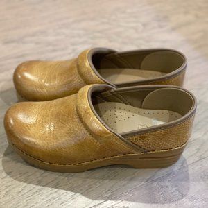 Dansko professional clog